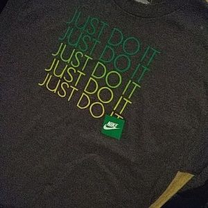 Nike tee